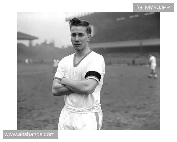 七十年代足球冷门球星的崛起与失落：历史中的隐形传奇