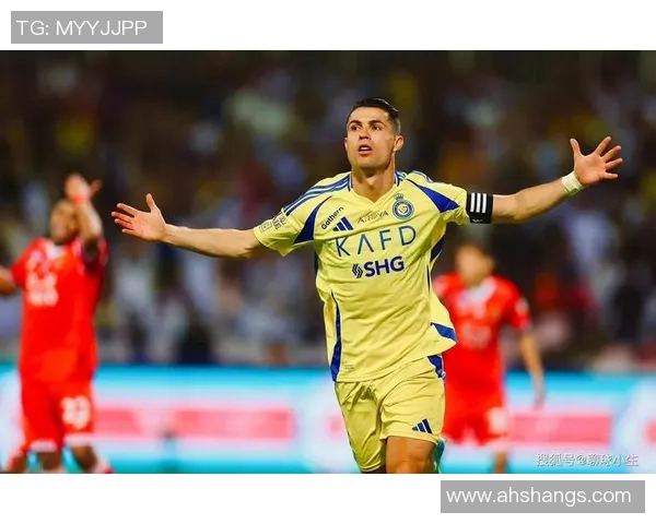 三条杠足球球星是谁 揭秘这些顶级球员背后的传奇故事