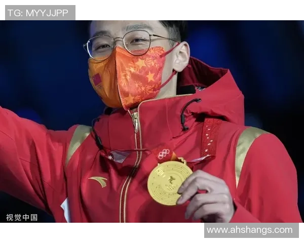 世界足球巨星十八号传奇之路：从草根到巅峰的奋斗与荣耀