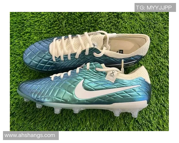 世界顶级球星的黄金足球鞋背后故事与传奇时刻揭秘