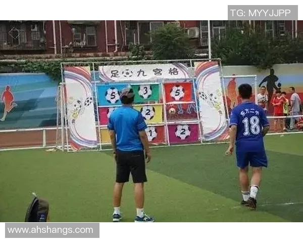 全球足球巨星齐聚一堂 九宫格展现球场英雄风采 全球足球巨星齐聚一堂 九宫格展现球场英雄风采