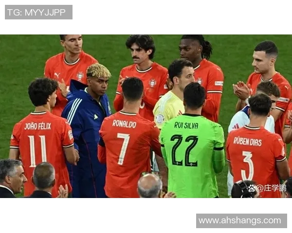 实况足球2015球星风采:细数传奇球员与新星的辉煌瞬间 实况足球2015球星风采:细数传奇球员与新星的辉煌瞬间