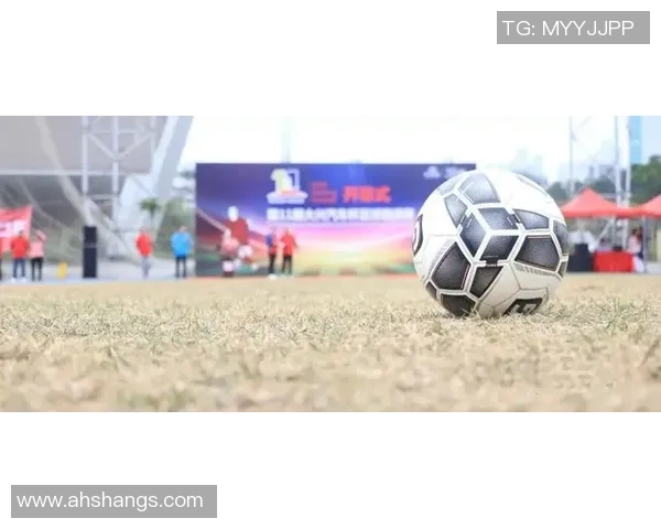 足球巨星传奇：探寻球场英雄的成长与辉煌历程